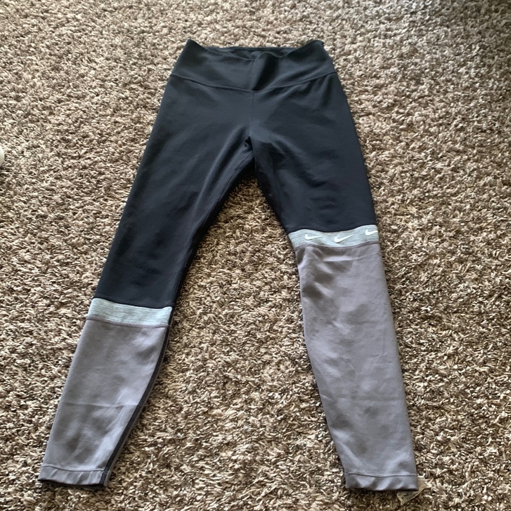 Nike leggings. Size s